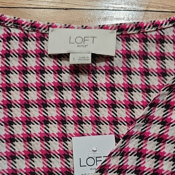 LOFT FUSCIA, BLACK and White Checkered Blouse - Picture 2 of 5